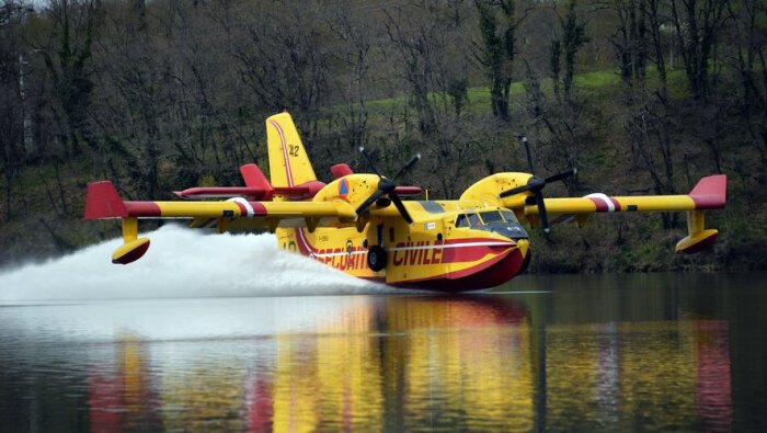 VRAI OU FAUX. Incendies : Gabriel Attal est-il vraiment à l’origine de l’annulation d’une commande de Canadair lorsqu’il était Premier ministre ?